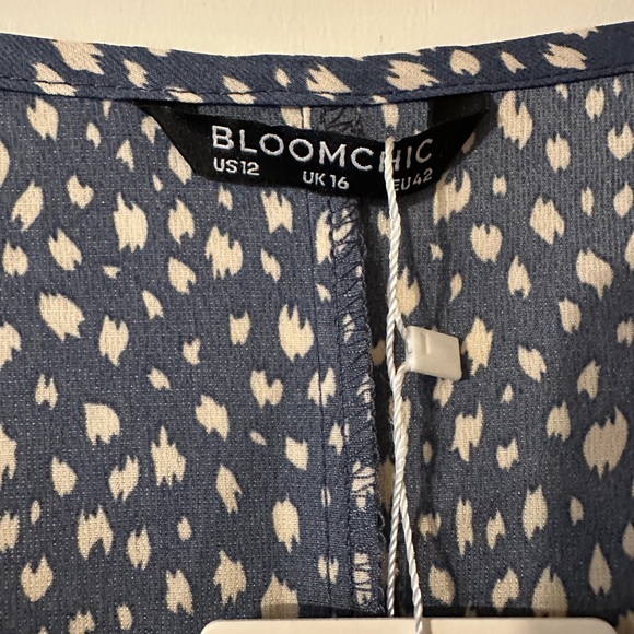 BloomChic batwing asymmetrical flowy top size 12 - Picture 4 of 13